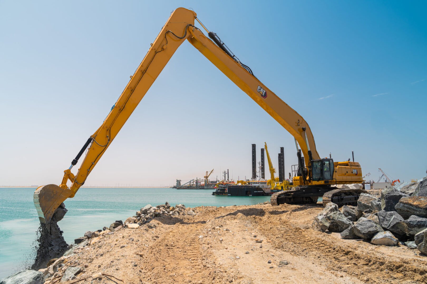 Подробнее о "Caterpillar представляет длиннорукую стрелу для экскаватора 395"