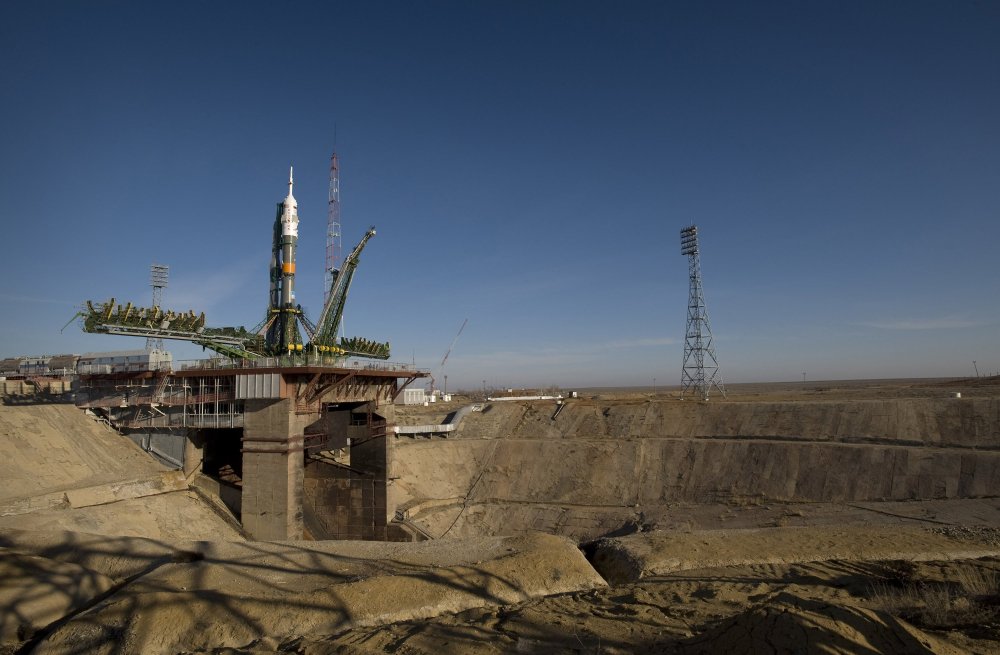 Soyuz_expedition_19_launch_pad.thumb.jpg.107dc92f45cbaa189255bebbf78ab6ad.jpg