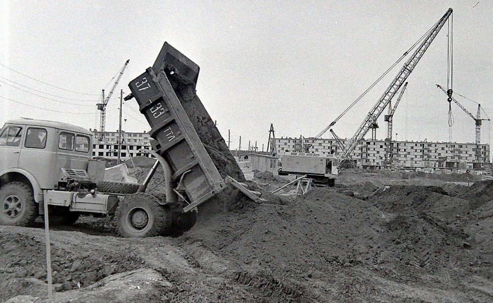 scale_2400.jpg