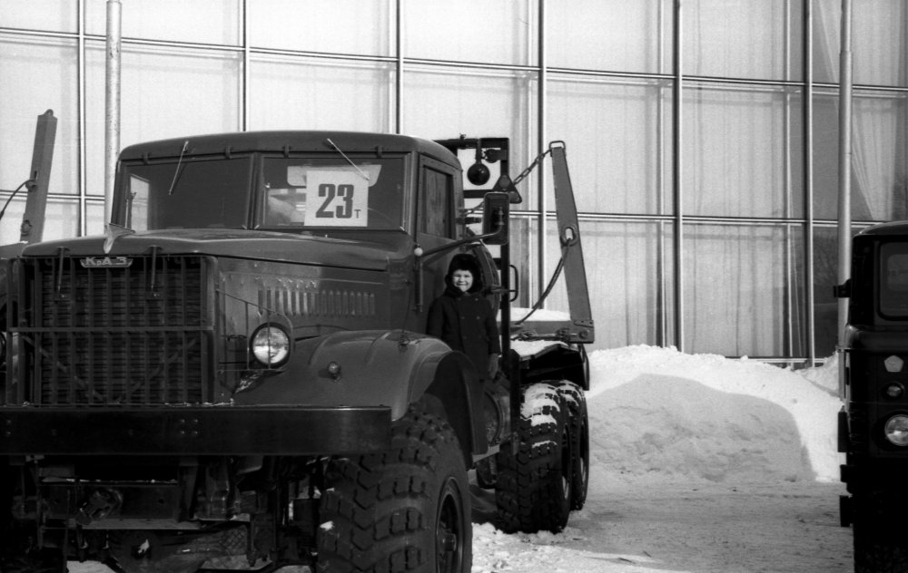 1968562 ВДНХ СССР, у павильона № 57.jpg