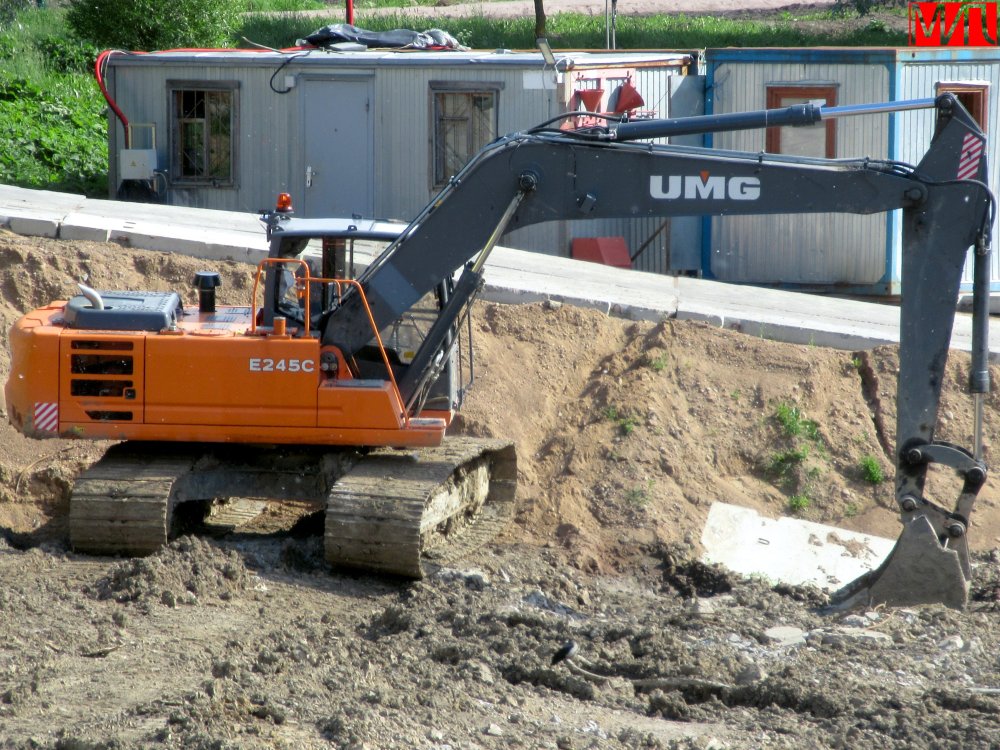 26-103-4 - Эксмаш UMG E245C - СПб.JPG